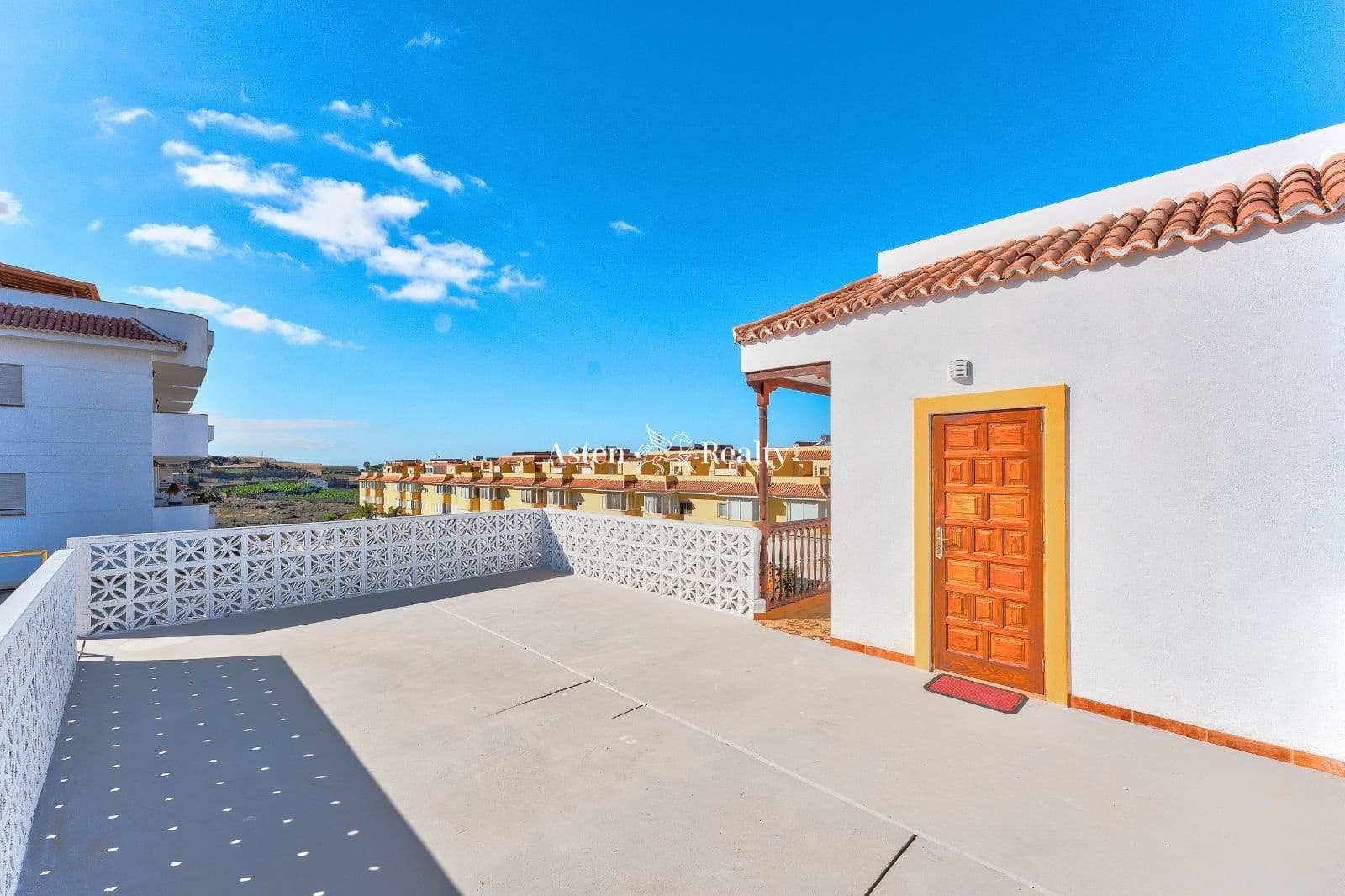 4 sypialnia Willa na sprzedaż w Puerto Santiago z garażem - 950 000 € (Ref: 7081802)