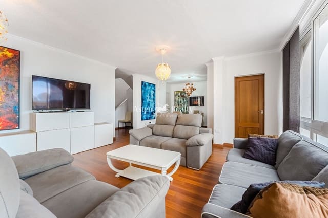 5 bedroom Townhouse for sale in San Eugenio Alto, Adeje with garage - € 600,000 (Ref: 7128471)