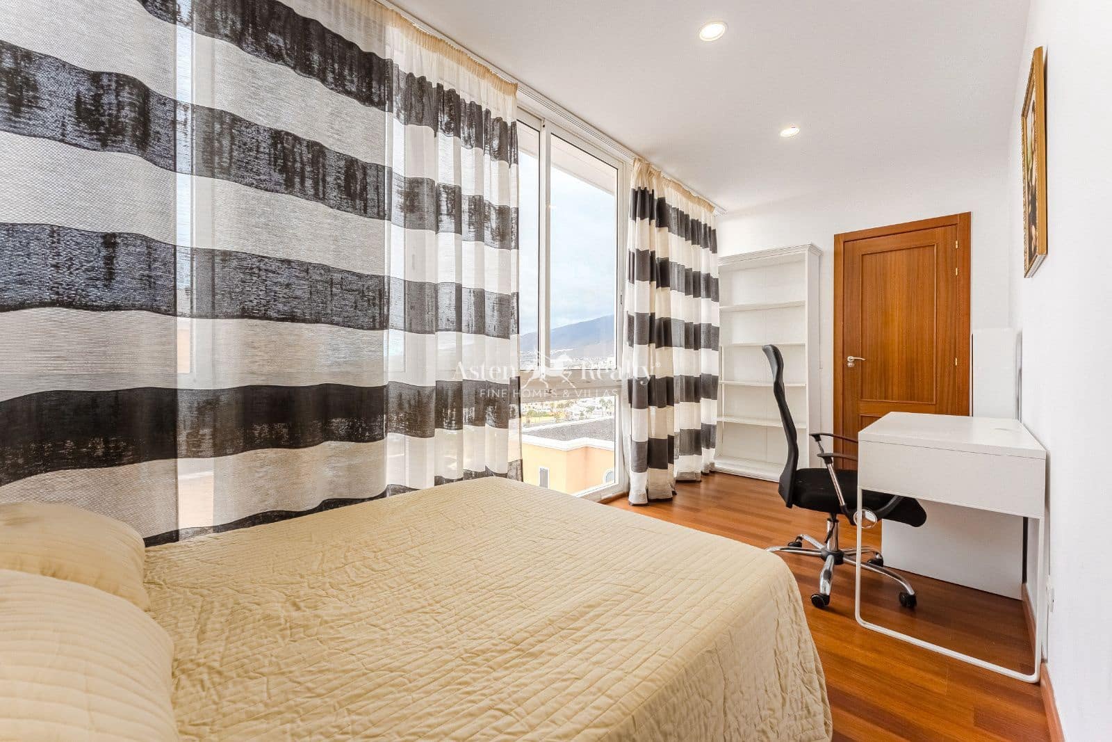 5 soveværelse Byhus til salg i Costa Adeje med garage - € 600.000 (Ref: 7128471)