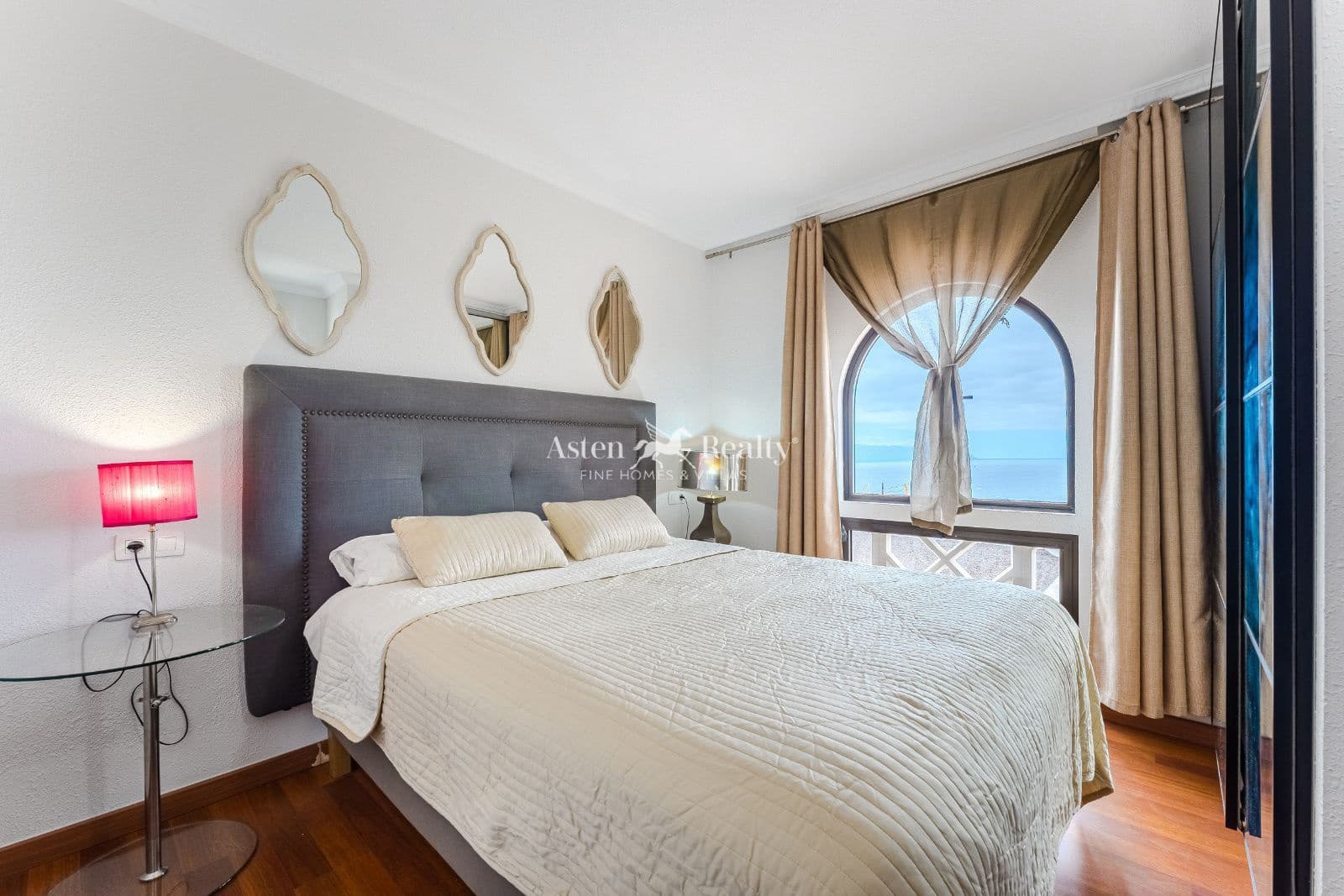 5 soveværelse Byhus til salg i Costa Adeje med garage - € 600.000 (Ref: 7128471)