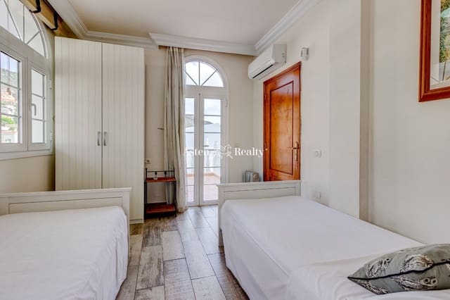 4 slaapkamer Huis te koop in Torviscas, Adeje met zwembad garage - € 2.100.000 (Ref: 7162410)