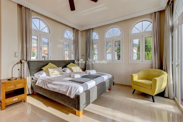 4 slaapkamer Huis te koop in Torviscas, Adeje met zwembad garage - € 2.100.000 (Ref: 7162410)