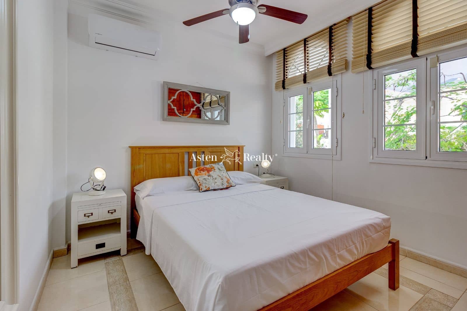 4 soveværelse Byhus til salg i Torviscas med swimmingpool garage - € 2.100.000 (Ref: 7162410)