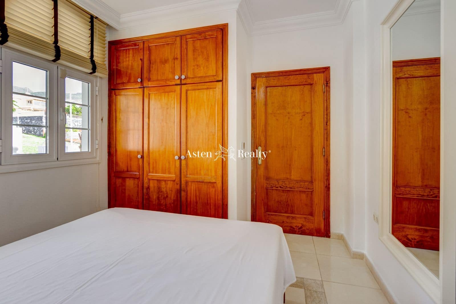 4 soveværelse Byhus til salg i Torviscas med swimmingpool garage - € 2.100.000 (Ref: 7162410)