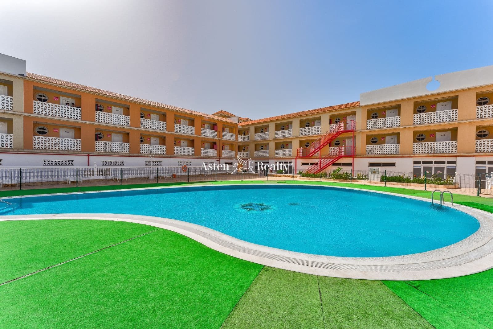 50 soveværelse Hotel til salg i Arona med garage - € 9.000.000 (Ref: 7197550)