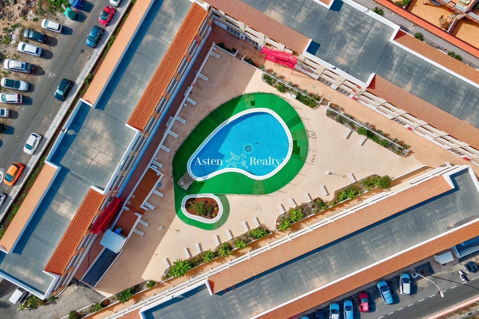 50 soveværelse Hotel til salg i Arona med garage - € 9.000.000 (Ref: 7197550)