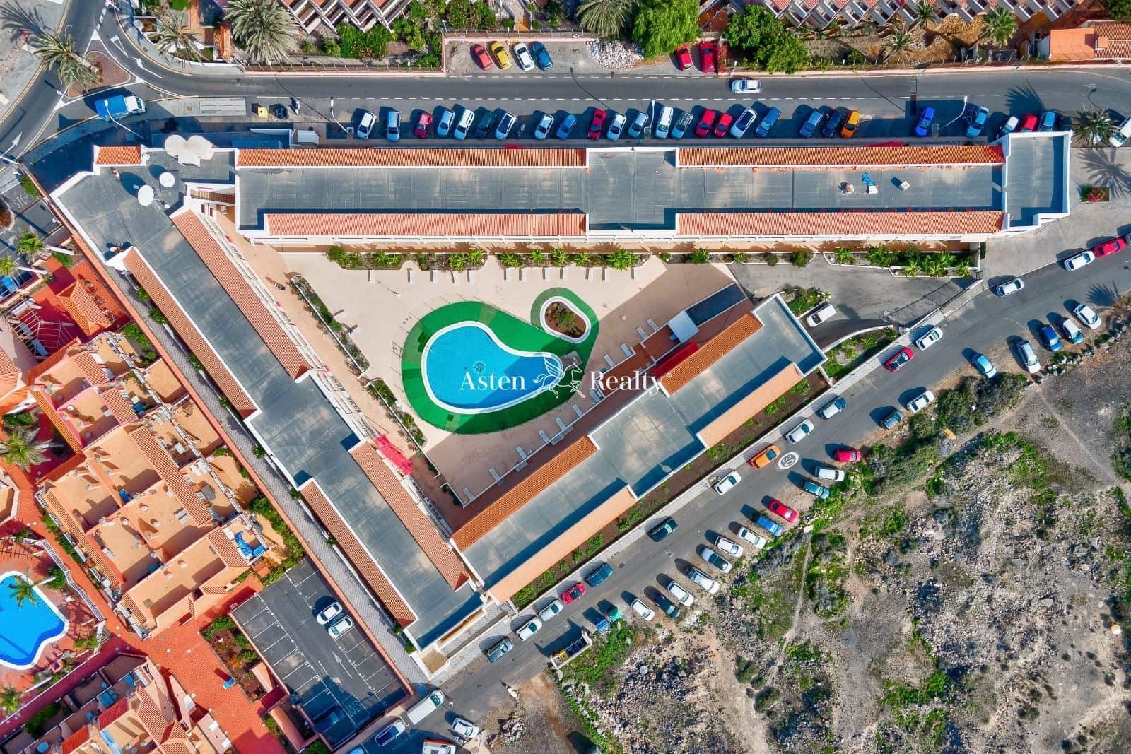 50 soveværelse Hotel til salg i Arona med garage - € 9.000.000 (Ref: 7197550)