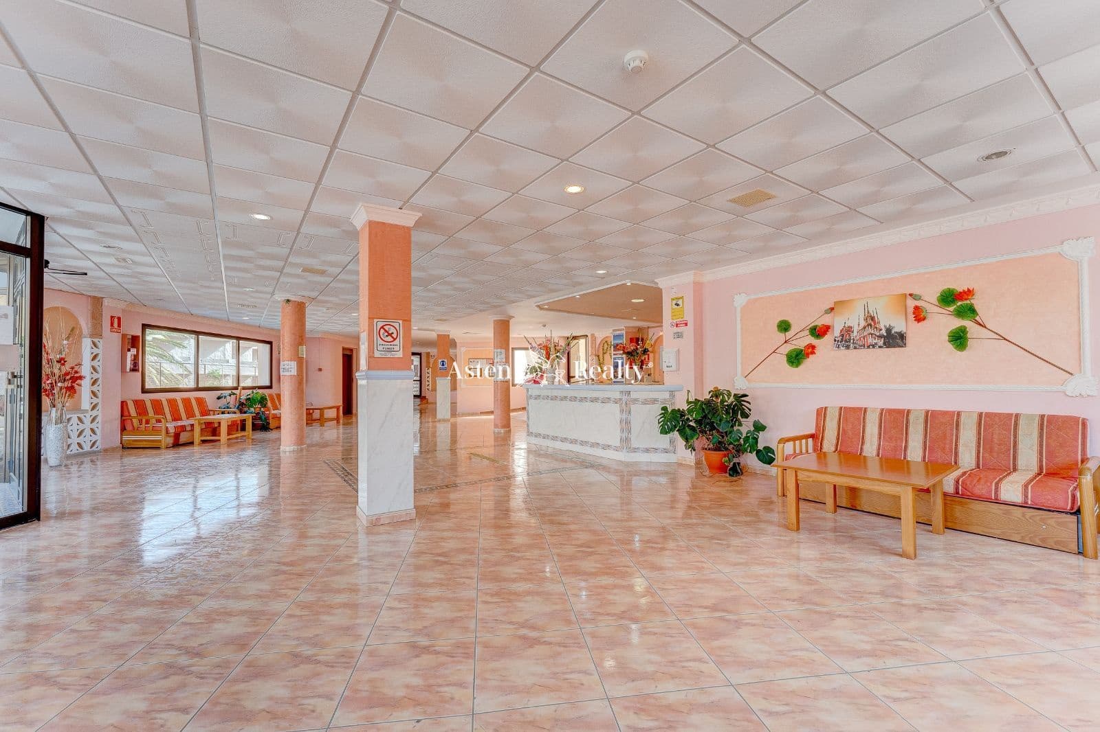 50 soveværelse Hotel til salg i Arona med garage - € 9.000.000 (Ref: 7197550)