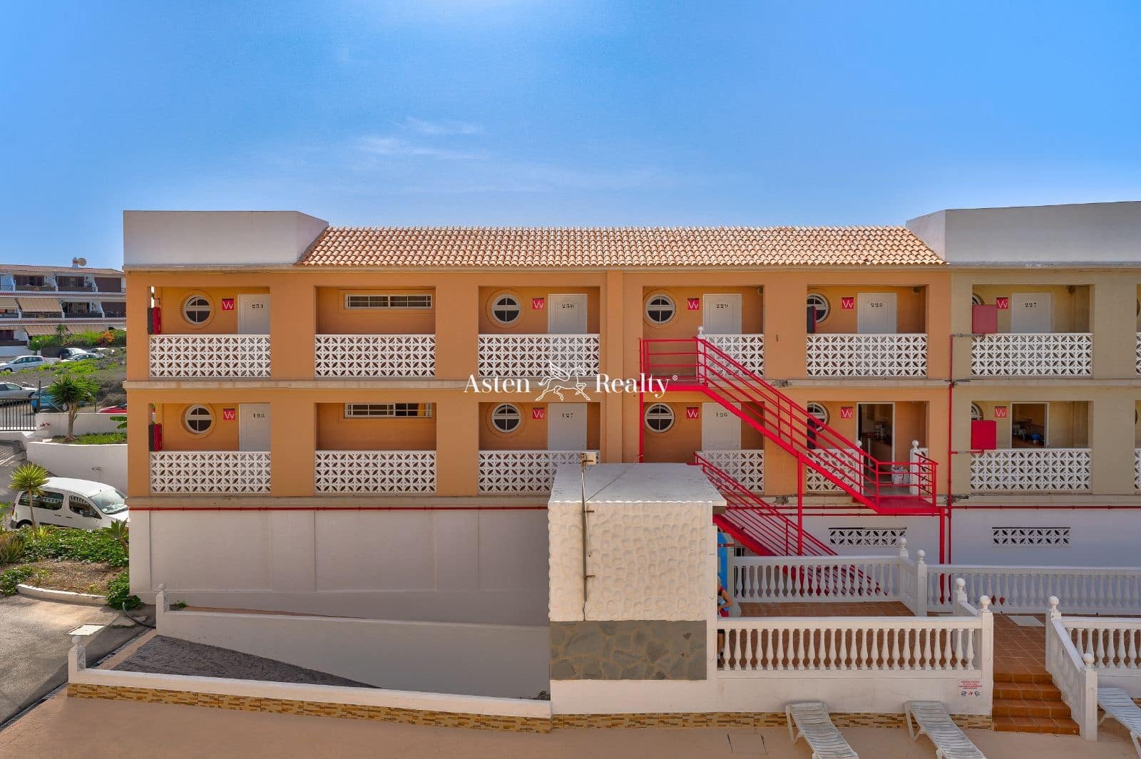 50 soveværelse Hotel til salg i Arona med garage - € 9.000.000 (Ref: 7197550)