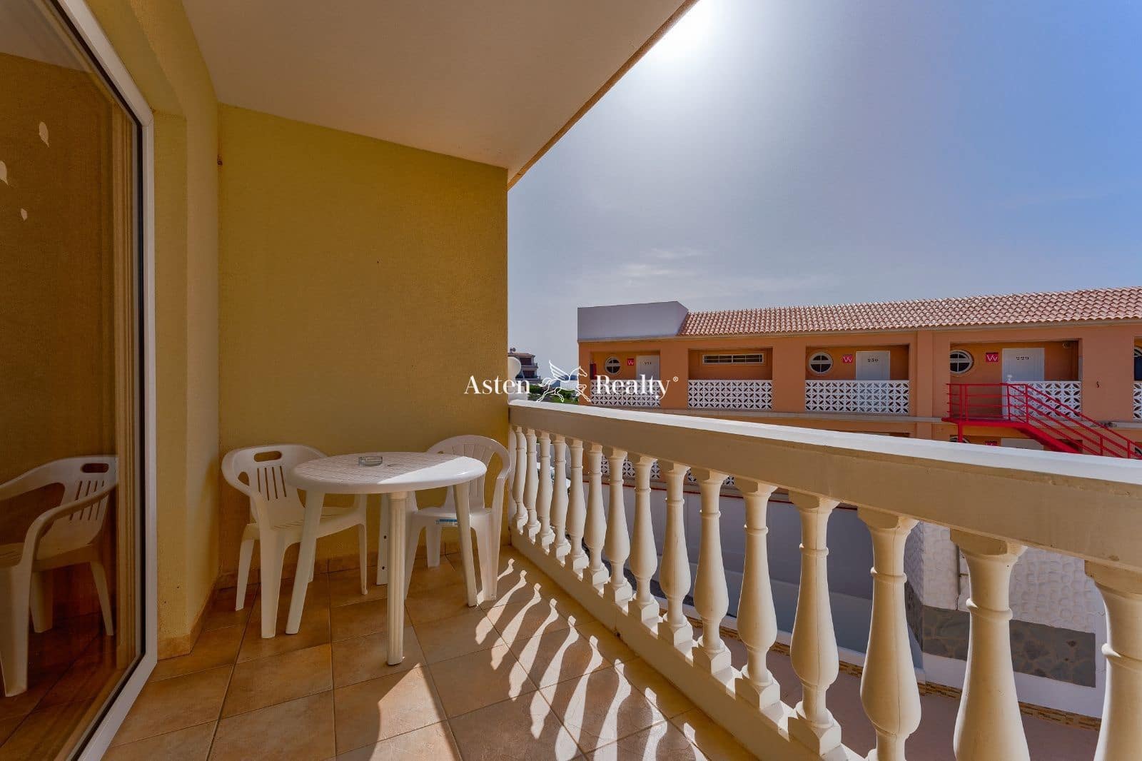 50 soveværelse Hotel til salg i Arona med garage - € 9.000.000 (Ref: 7197550)