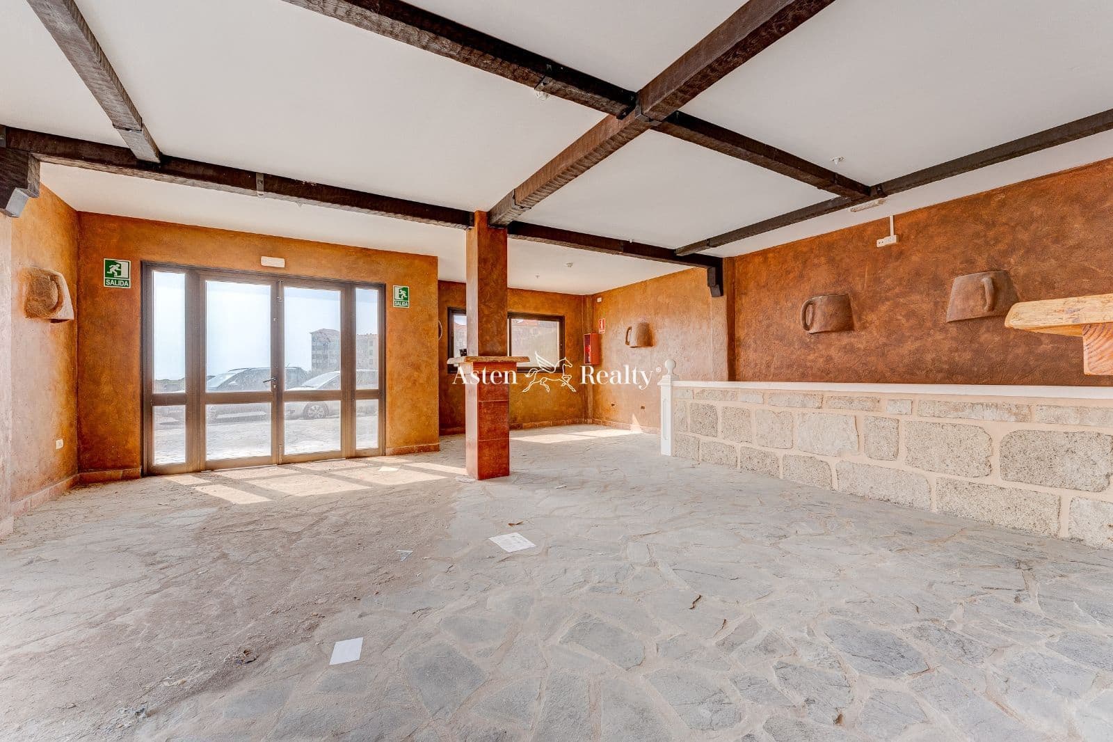 50 soveværelse Hotel til salg i Arona med garage - € 9.000.000 (Ref: 7197550)