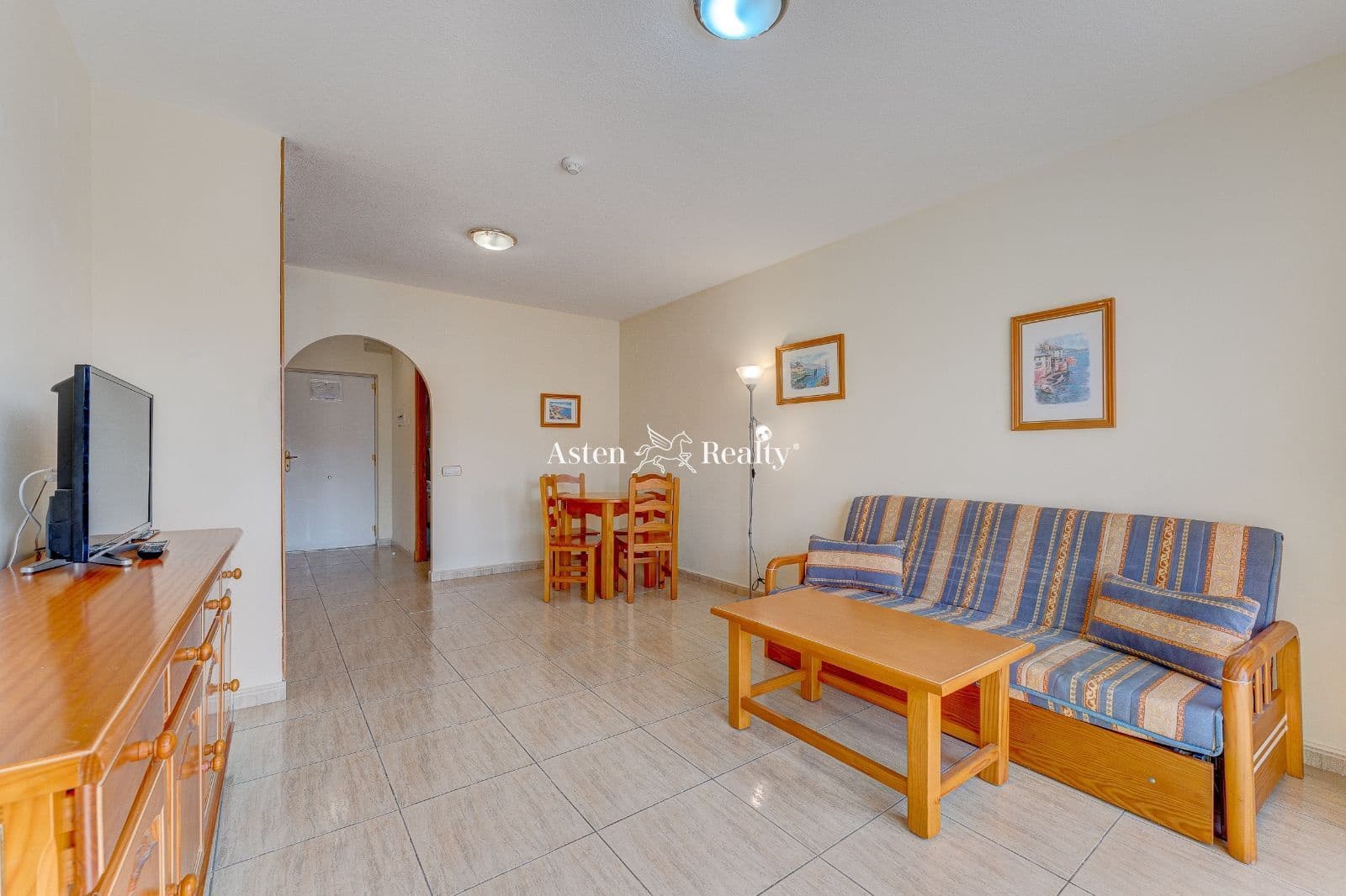 50 soveværelse Hotel til salg i Arona med garage - € 9.000.000 (Ref: 7197550)