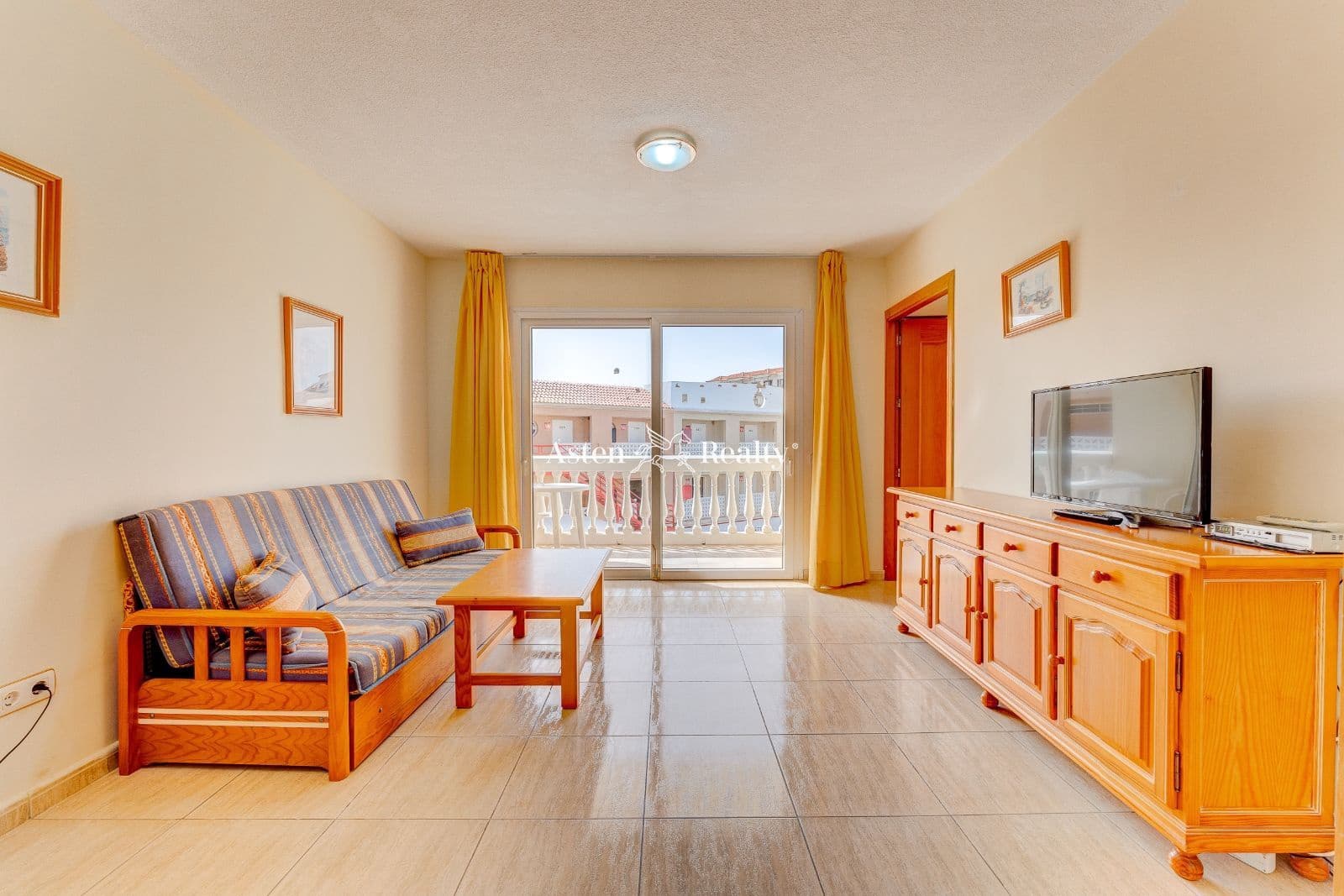 50 soveværelse Hotel til salg i Arona med garage - € 9.000.000 (Ref: 7197550)