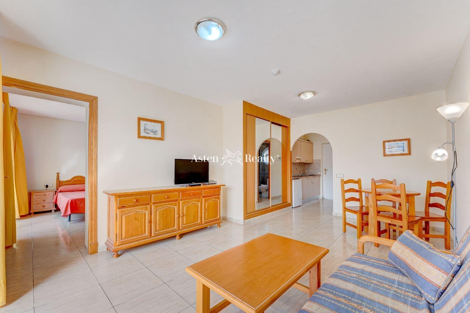 50 soveværelse Hotel til salg i Arona med garage - € 9.000.000 (Ref: 7197550)