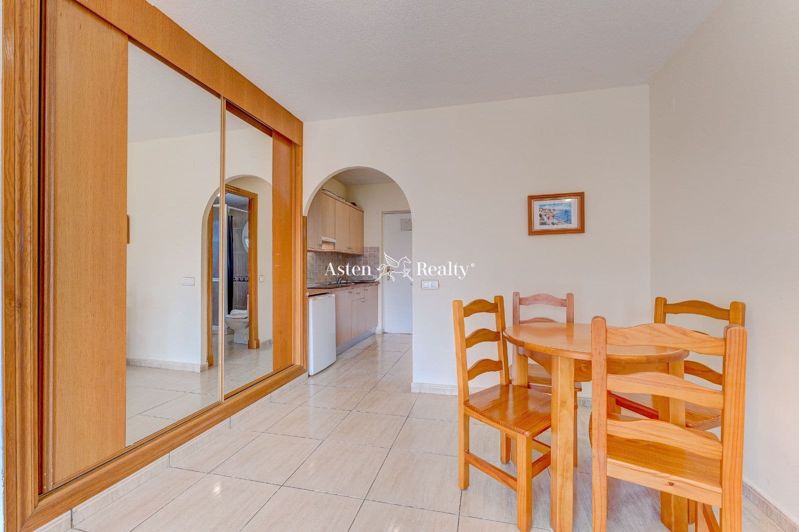 50 soveværelse Hotel til salg i Arona med garage - € 9.000.000 (Ref: 7197550)