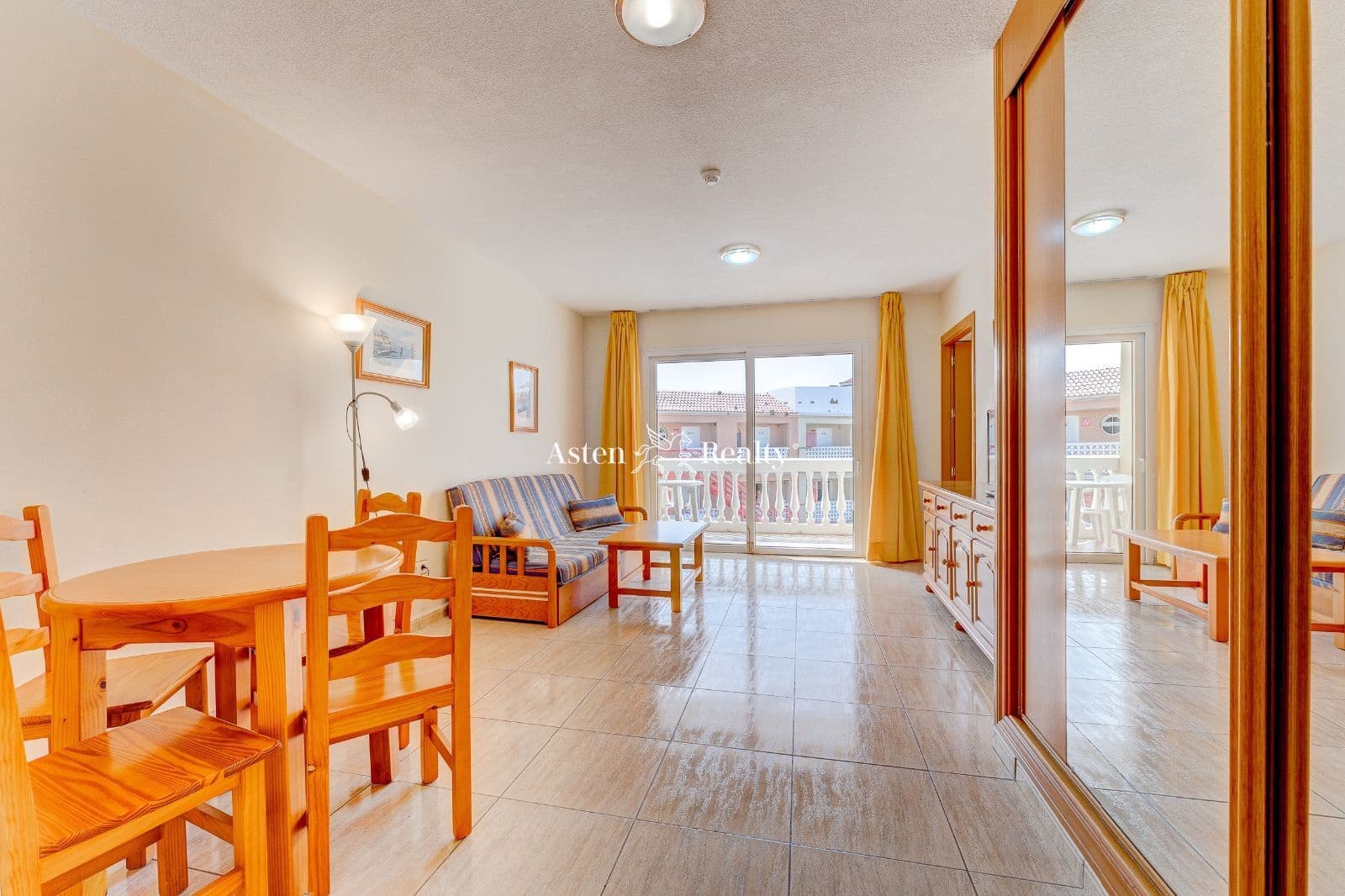 50 soveværelse Hotel til salg i Arona med garage - € 9.000.000 (Ref: 7197550)