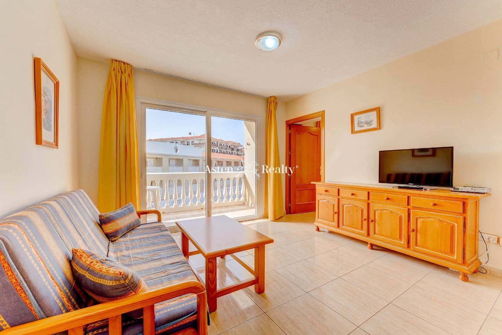 50 soveværelse Hotel til salg i Arona med garage - € 9.000.000 (Ref: 7197550)