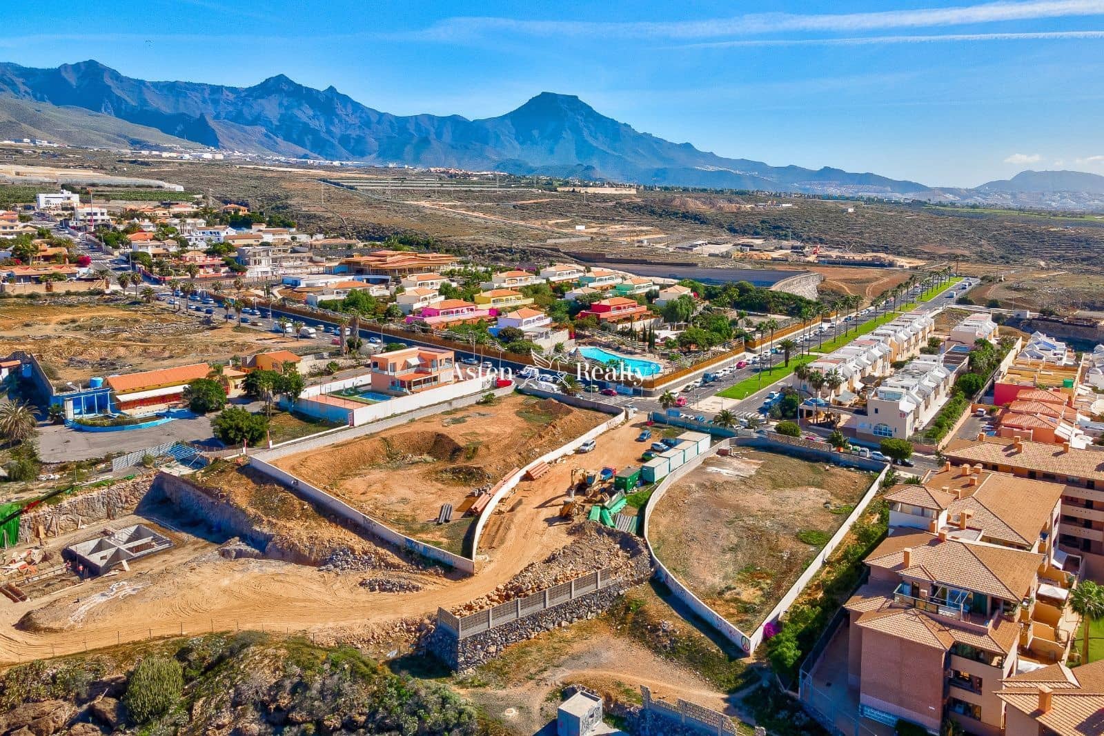 Business for sale in Playa Paraiso - € 8,900,000 (Ref: 7244804)