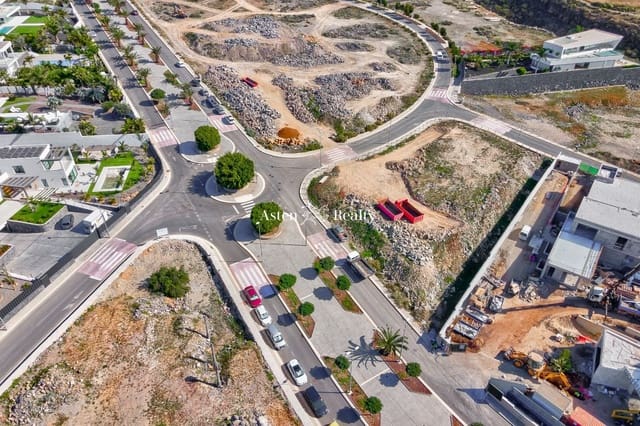 Building Plot for sale in Playa de Fañabé Alto, Adeje - € 2,650,000 (Ref: 7259579)