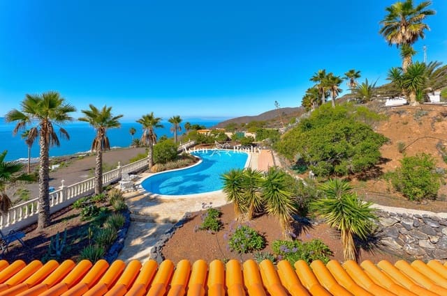 3 Zimmer Villa zu verkaufen in Guía de Isora mit Pool Garage - 1.200.000 € (Ref: 7298480)