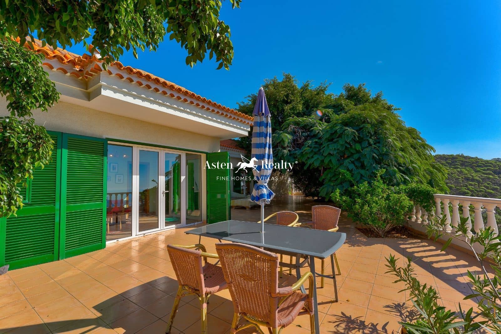 3 soveværelse Villa til salg i Guia de Isora med swimmingpool garage - € 1.200.000 (Ref: 7298480)