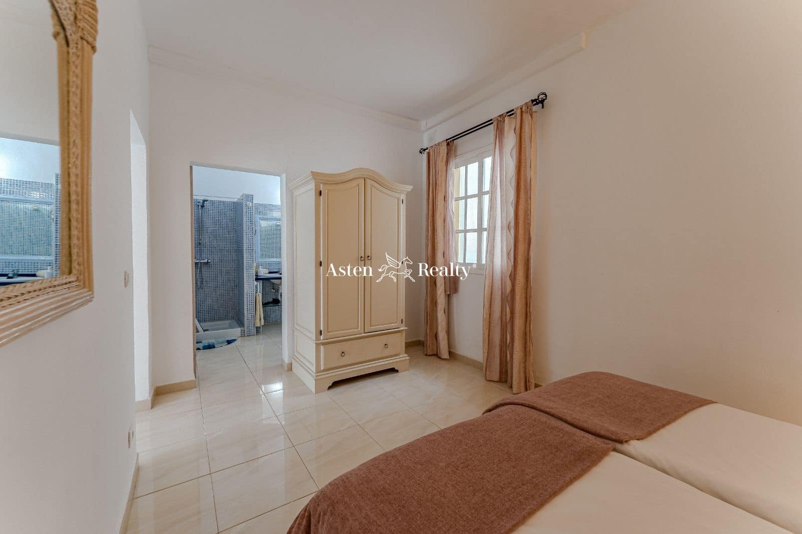 15 soveværelse Byhus til salg i Chio med swimmingpool garage - € 2.500.000 (Ref: 7367497)