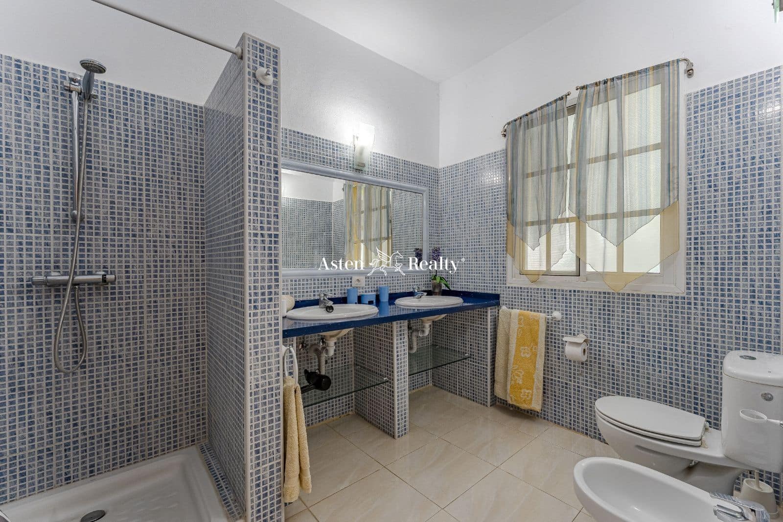 15 soveværelse Byhus til salg i Chio med swimmingpool garage - € 2.500.000 (Ref: 7367497)