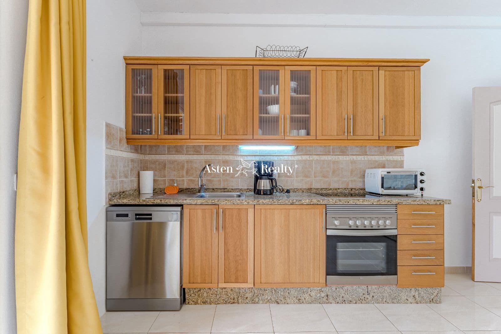 15 soveværelse Byhus til salg i Chio med swimmingpool garage - € 2.500.000 (Ref: 7367497)