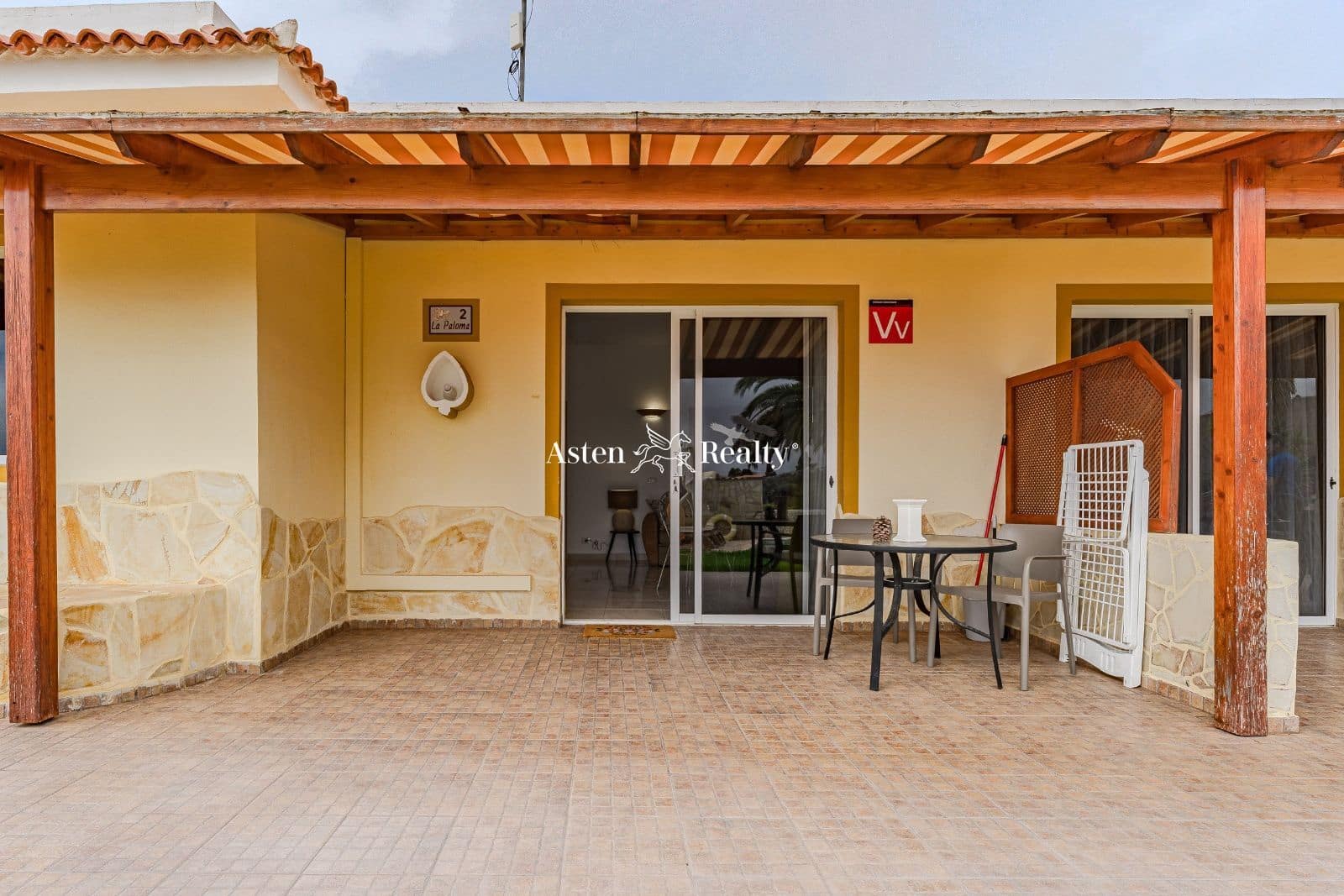 15 soveværelse Byhus til salg i Chio med swimmingpool garage - € 2.500.000 (Ref: 7367497)