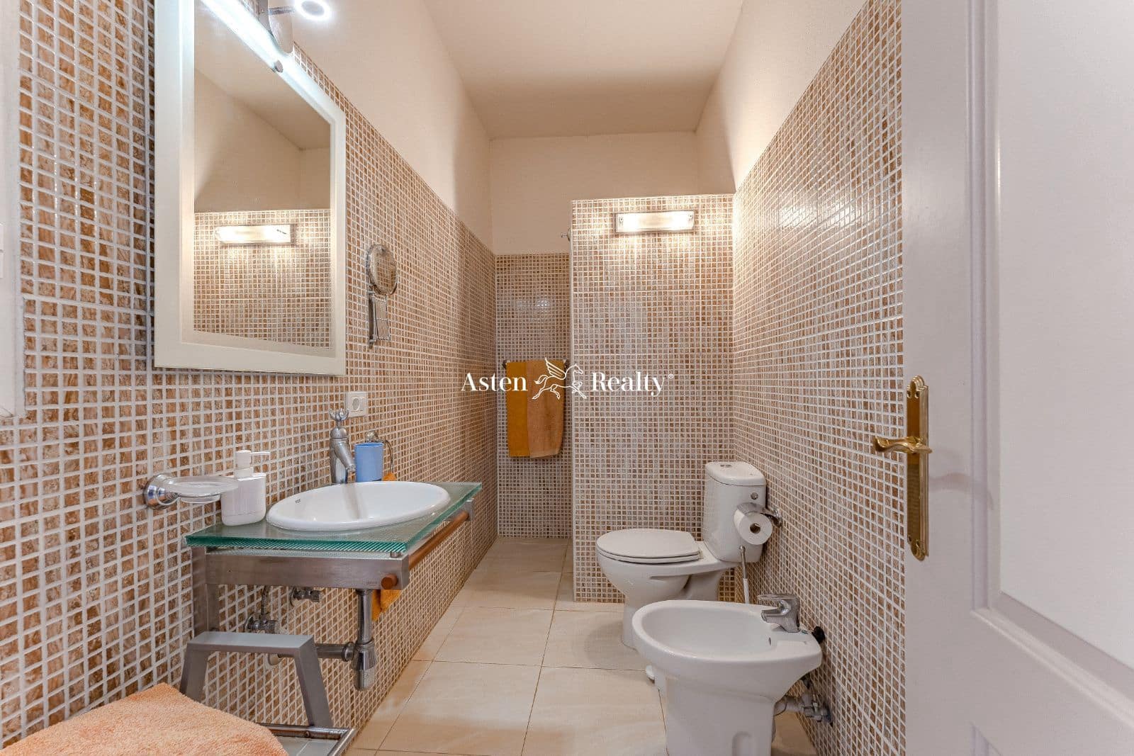 15 soveværelse Byhus til salg i Chio med swimmingpool garage - € 2.500.000 (Ref: 7367497)