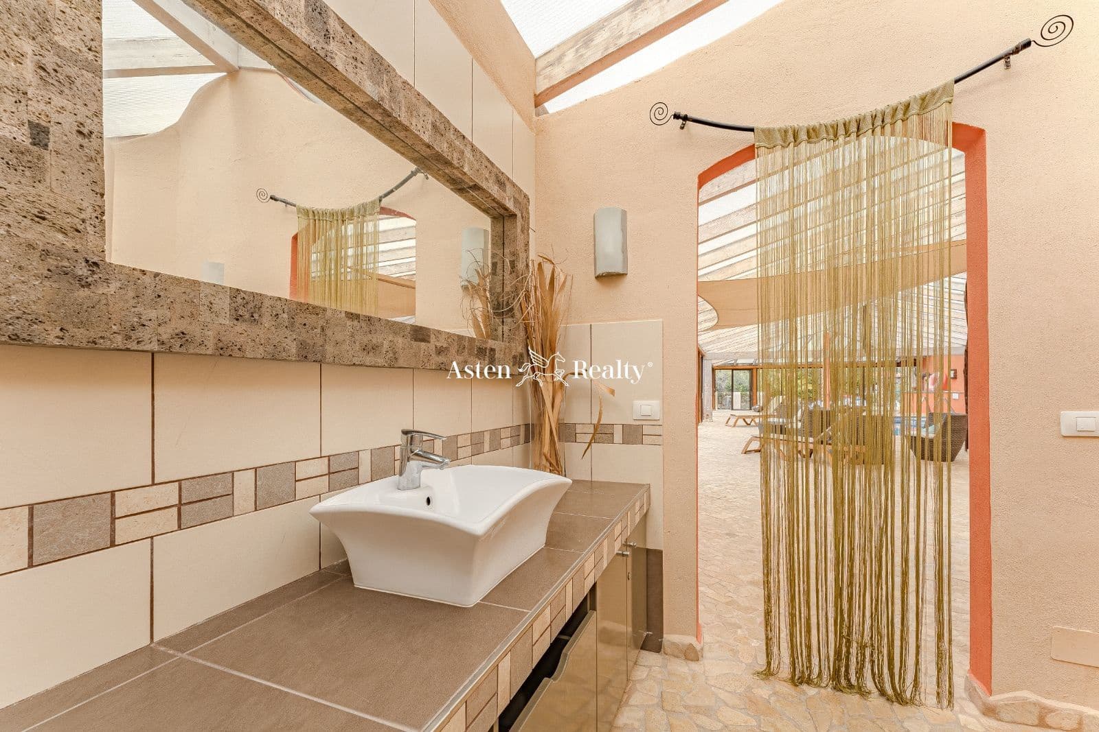 15 soveværelse Byhus til salg i Chio med swimmingpool garage - € 2.500.000 (Ref: 7367497)