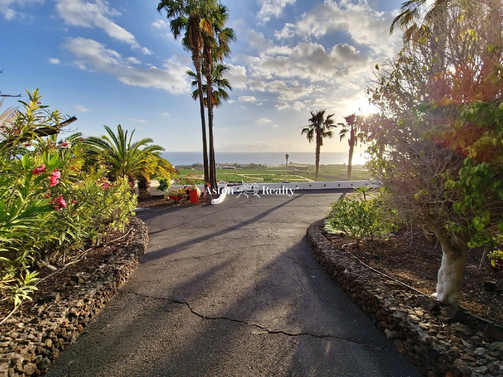 9 soveværelse Byhus til salg i Alcala med swimmingpool garage - € 3.100.000 (Ref: 7367500)