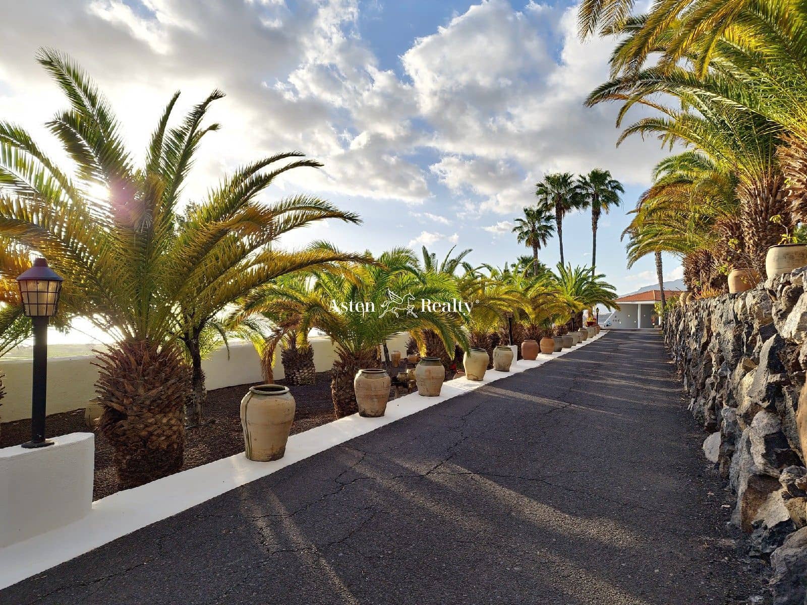 9 soveværelse Byhus til salg i Alcala med swimmingpool garage - € 3.100.000 (Ref: 7367500)