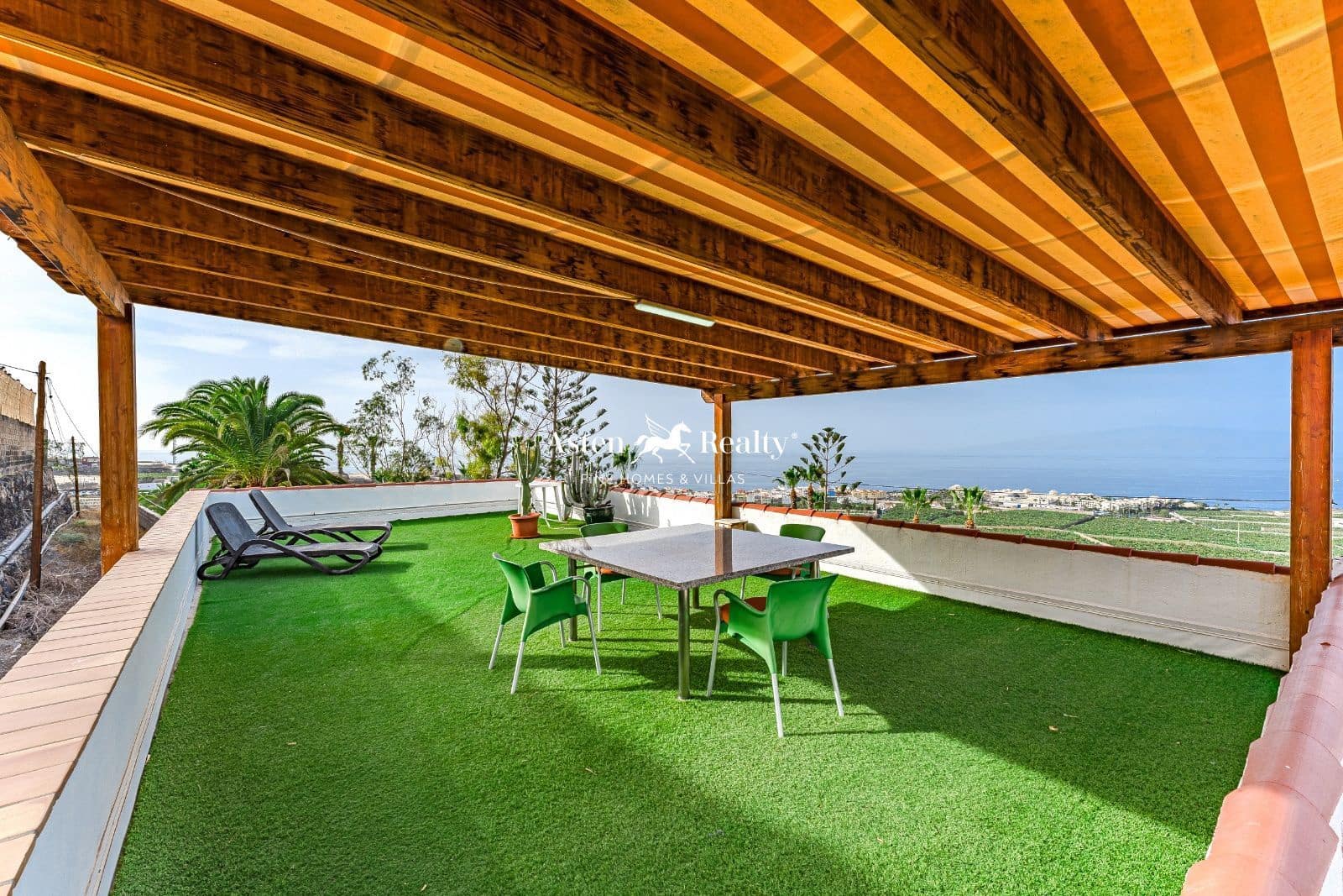 9 soveværelse Byhus til salg i Alcala med swimmingpool garage - € 3.100.000 (Ref: 7367500)