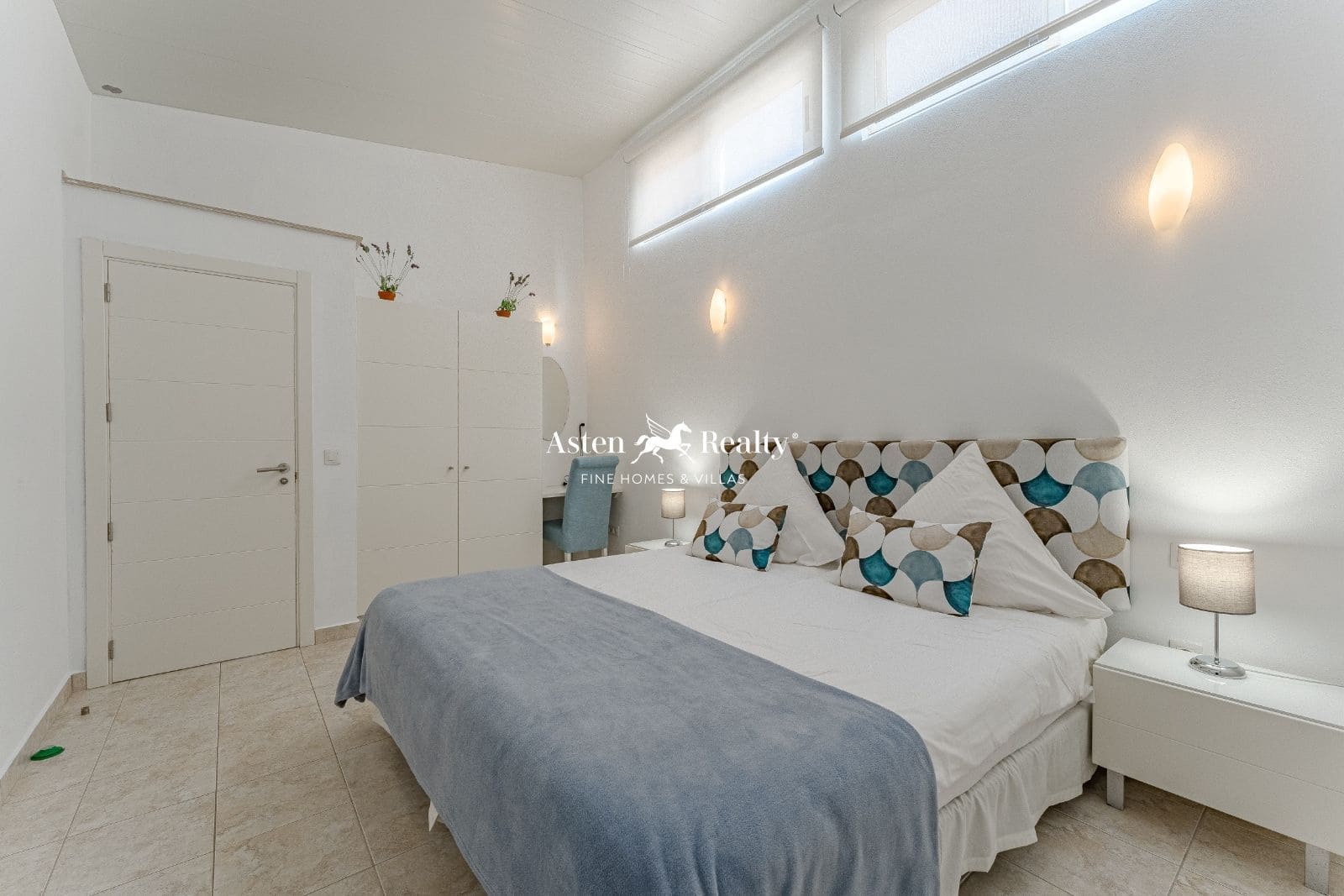 9 soveværelse Byhus til salg i Alcala med swimmingpool garage - € 3.100.000 (Ref: 7367500)