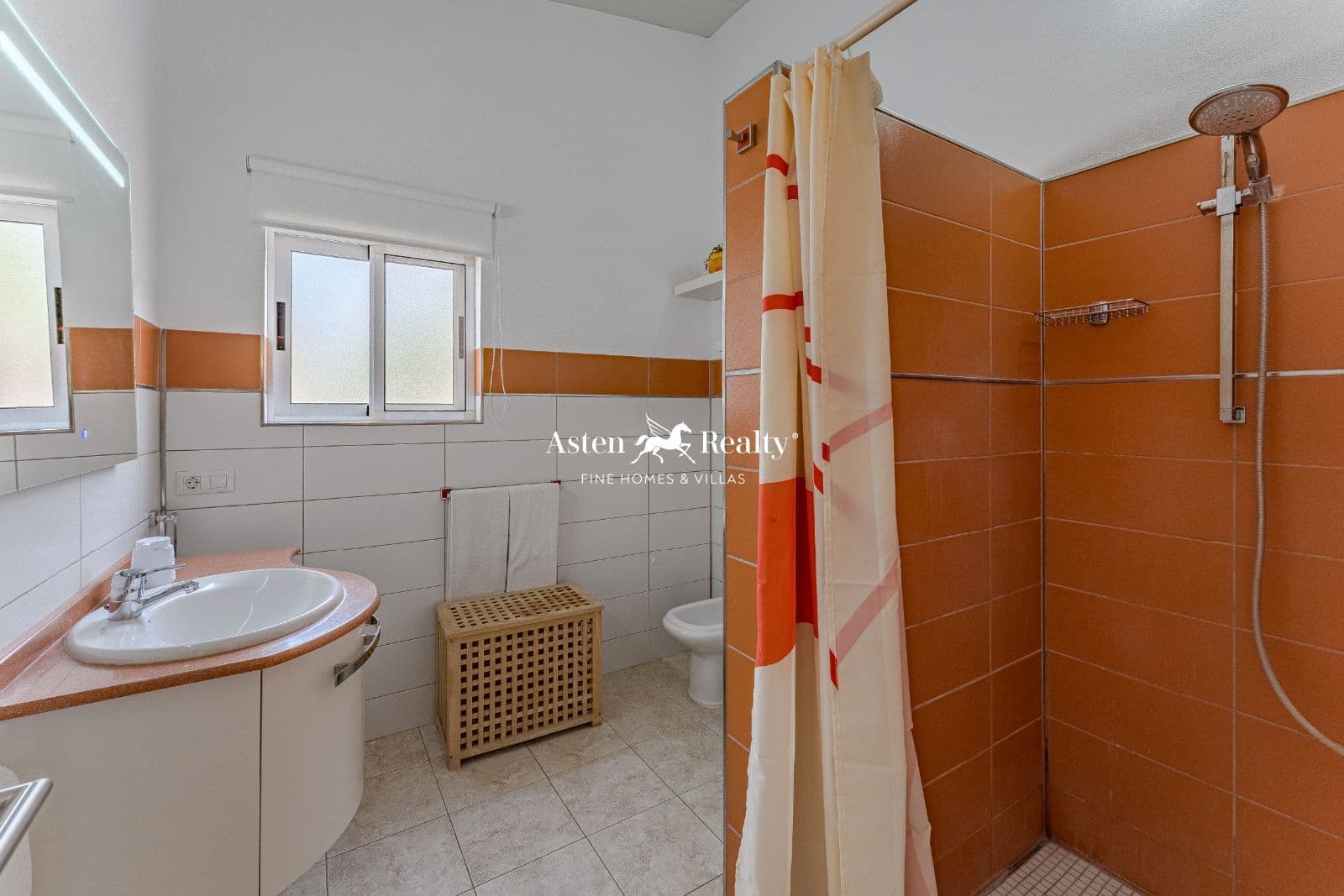 9 soveværelse Byhus til salg i Alcala med swimmingpool garage - € 3.100.000 (Ref: 7367500)