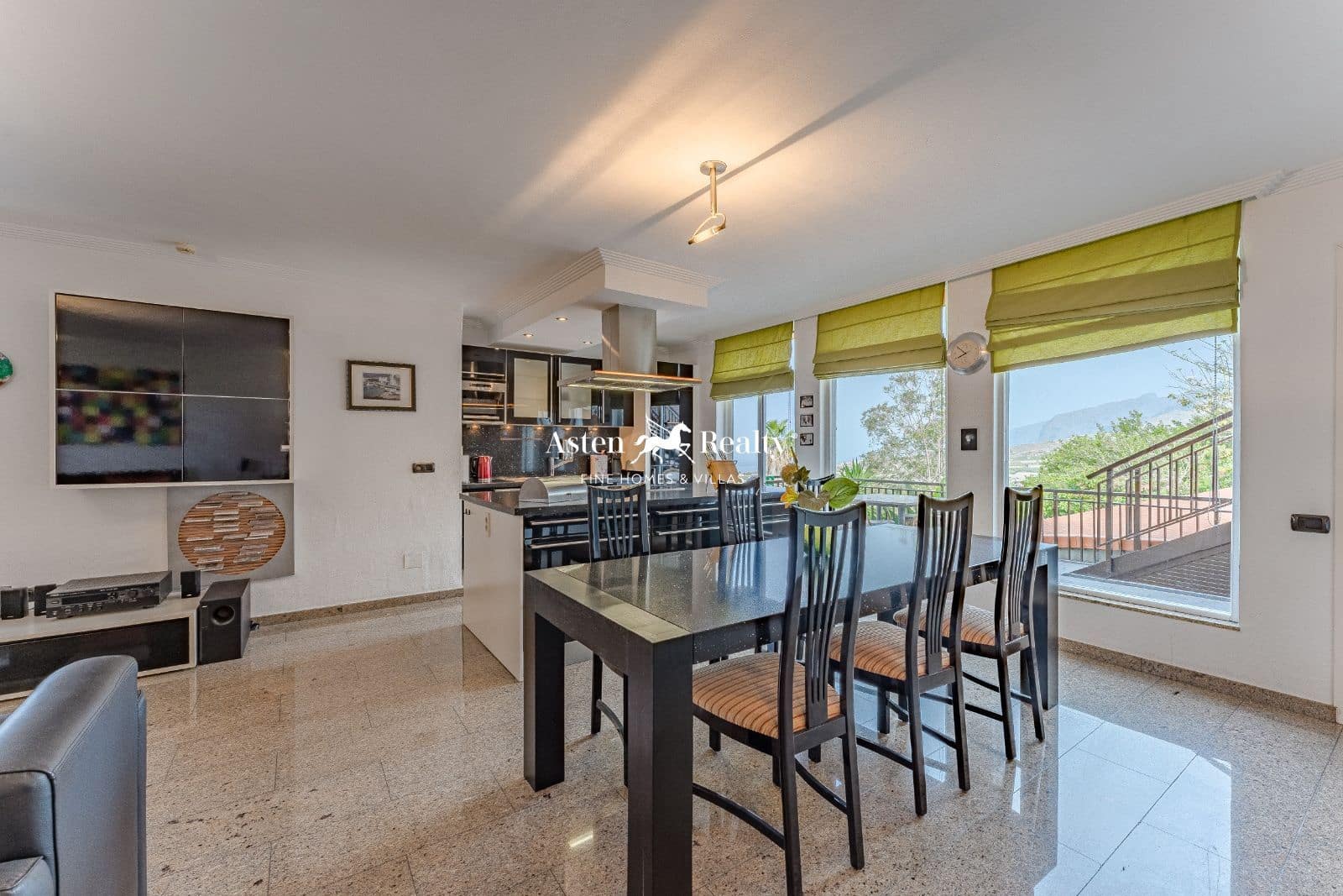 9 soveværelse Byhus til salg i Alcala med swimmingpool garage - € 3.100.000 (Ref: 7367500)