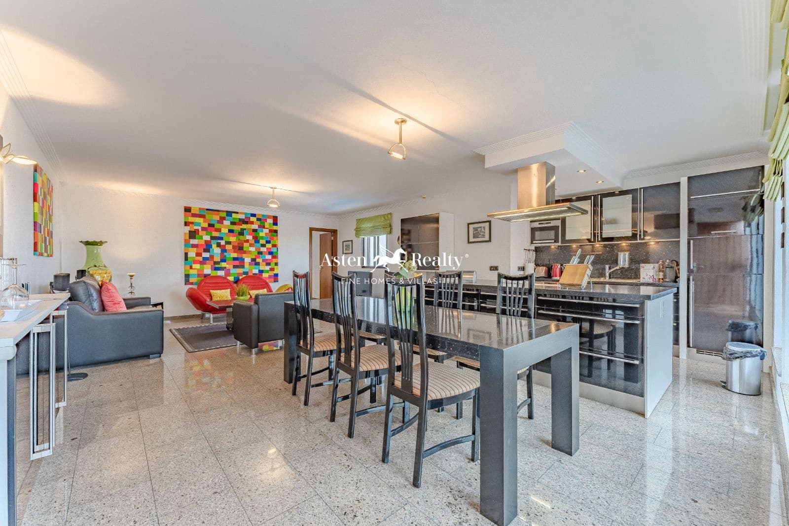 9 soveværelse Byhus til salg i Alcala med swimmingpool garage - € 3.100.000 (Ref: 7367500)