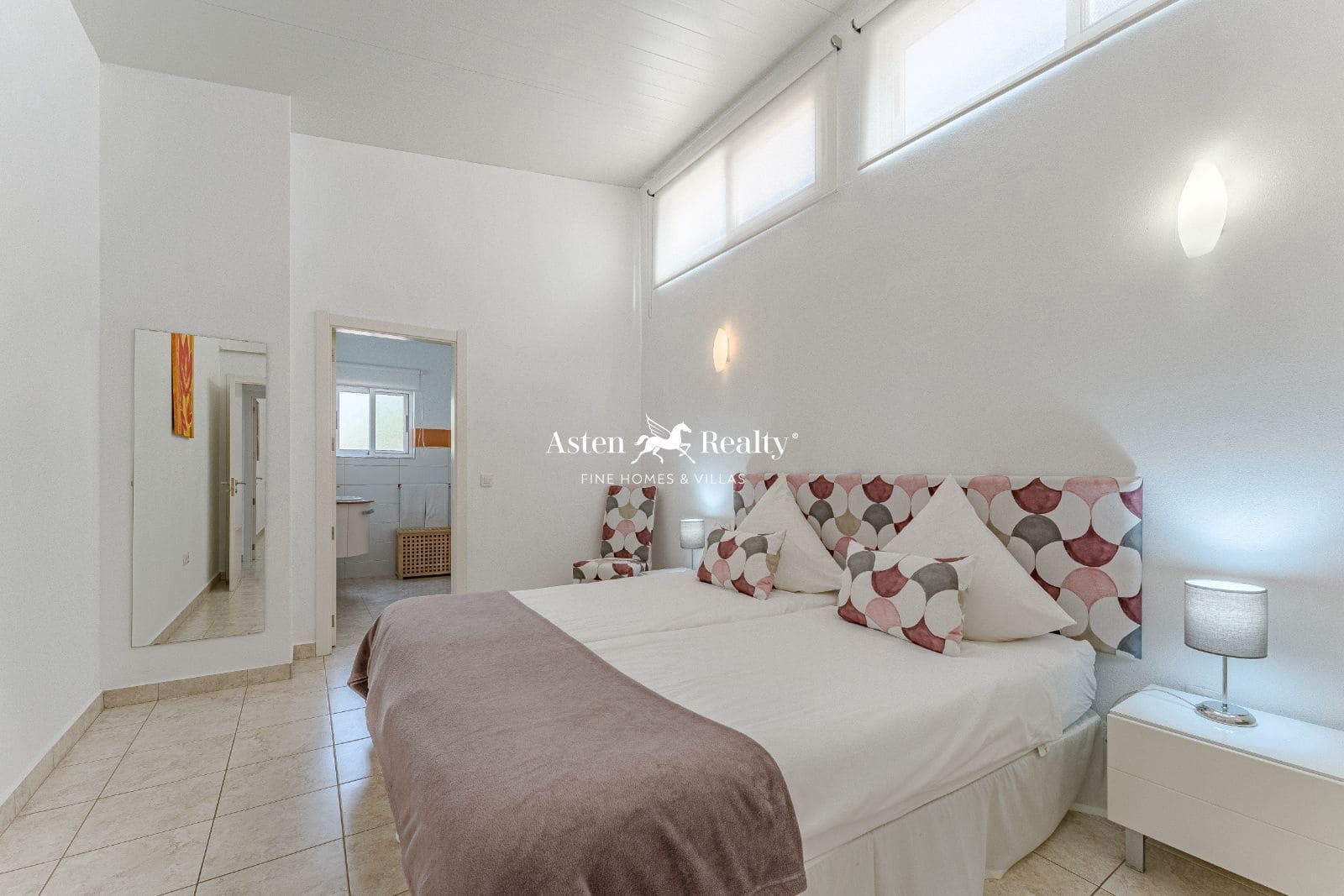 9 soveværelse Byhus til salg i Alcala med swimmingpool garage - € 3.100.000 (Ref: 7367500)