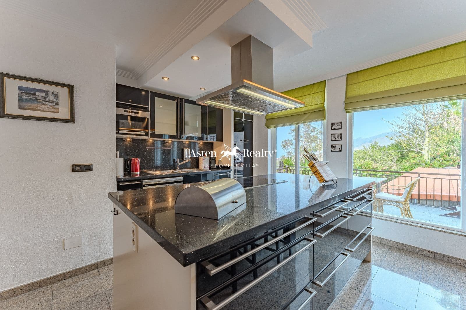 9 soveværelse Byhus til salg i Alcala med swimmingpool garage - € 3.100.000 (Ref: 7367500)