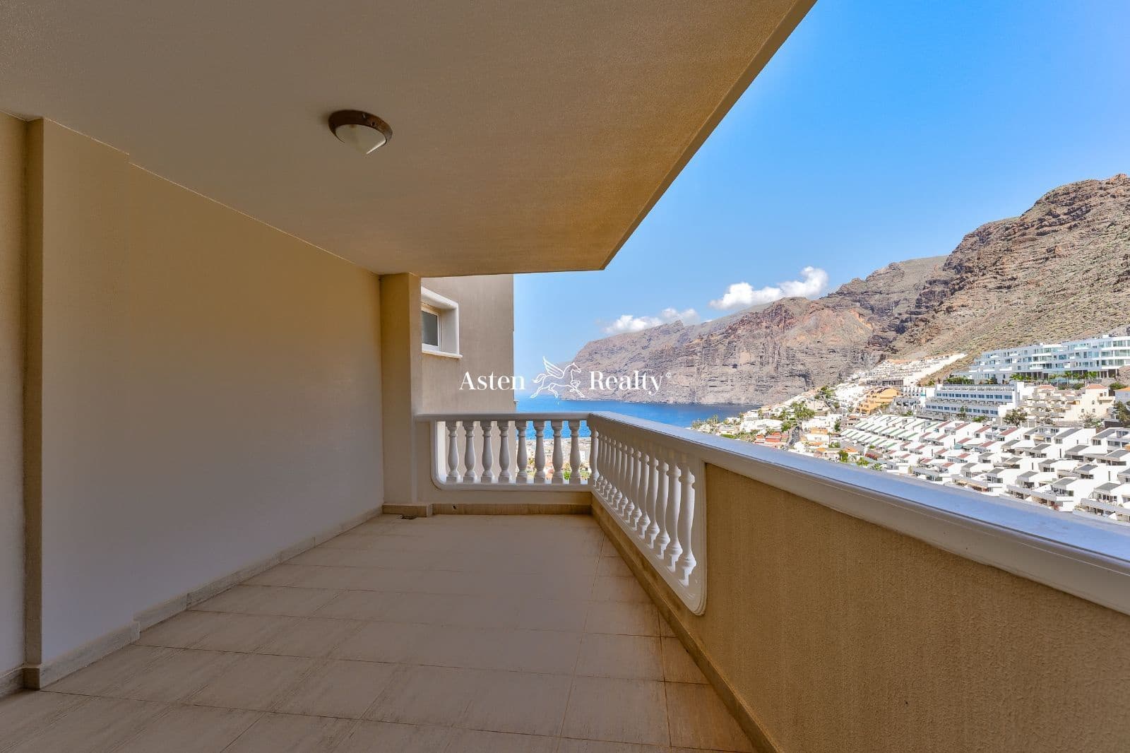 2 soveværelse Penthouse til salg i Los Gigantes med swimmingpool garage - € 655.500 (Ref: 7376478)