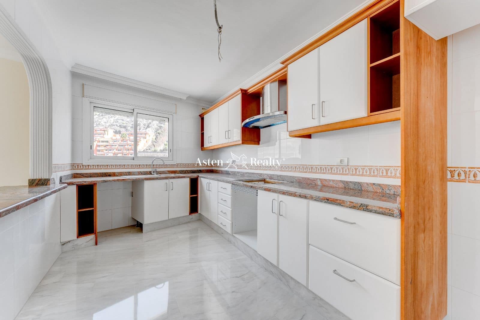 2 soveværelse Penthouse til salg i Los Gigantes med swimmingpool garage - € 655.500 (Ref: 7376478)