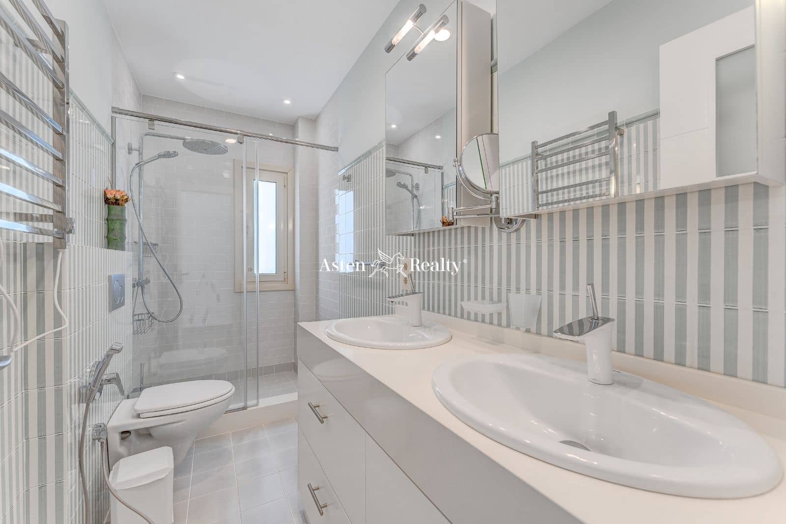 4 soverom Hus til salgs i Playa del Duque med svømmebasseng garasje - € 5 500 000 (Ref: 7381602)