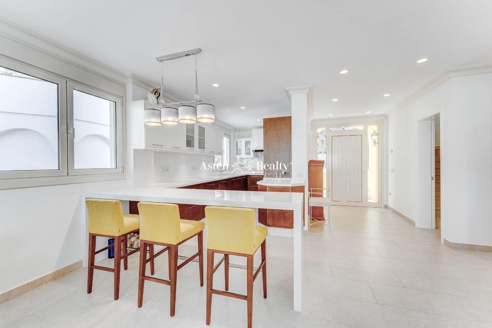 4 soverom Hus til salgs i Playa del Duque med svømmebasseng garasje - € 5 500 000 (Ref: 7381602)