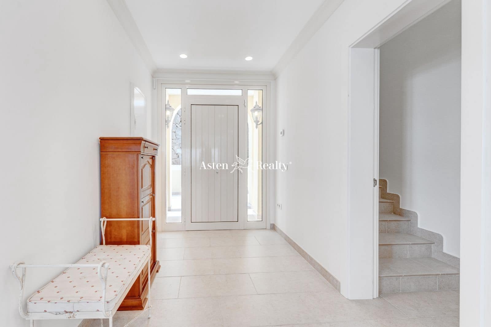 4 soverom Hus til salgs i Playa del Duque med svømmebasseng garasje - € 5 500 000 (Ref: 7381602)