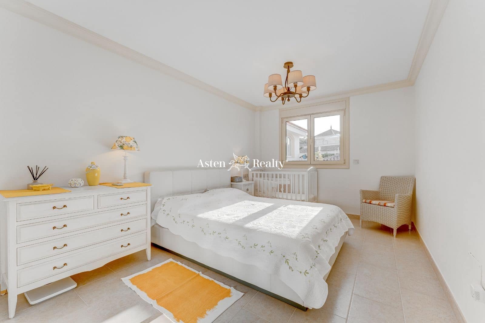 4 soverom Hus til salgs i Playa del Duque med svømmebasseng garasje - € 5 500 000 (Ref: 7381602)