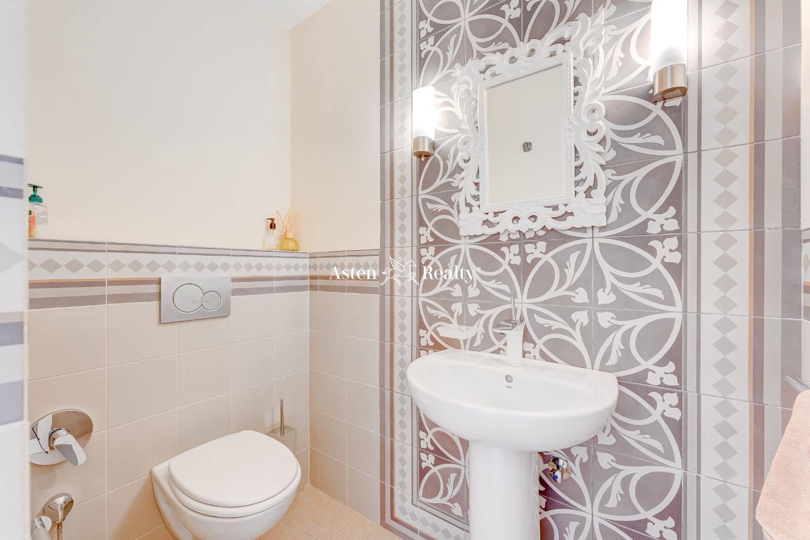 4 soverom Hus til salgs i Playa del Duque med svømmebasseng garasje - € 5 500 000 (Ref: 7381602)