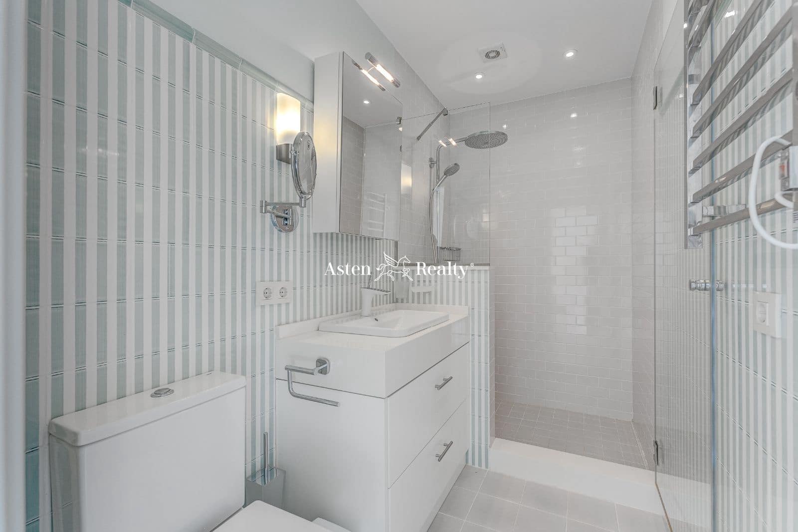 4 soverom Hus til salgs i Playa del Duque med svømmebasseng garasje - € 5 500 000 (Ref: 7381602)