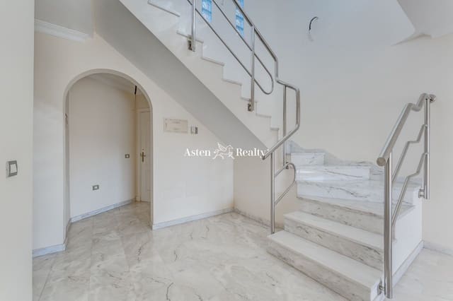 2 slaapkamer Penthouse te koop in Los Gigantes, Santiago del Teide met zwembad garage - € 594.500 (Ref: 7405660)