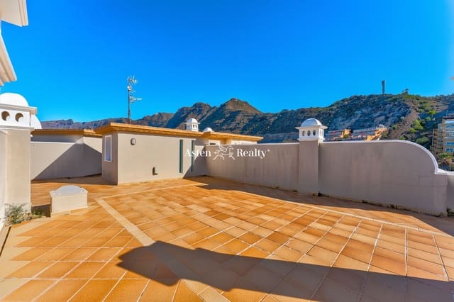 2 slaapkamer Penthouse te koop in Los Gigantes, Santiago del Teide met zwembad garage - € 594.500 (Ref: 7405660)